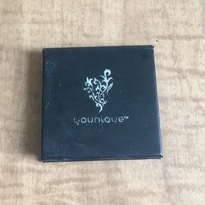 Younique Pressed Shadow in Discreet